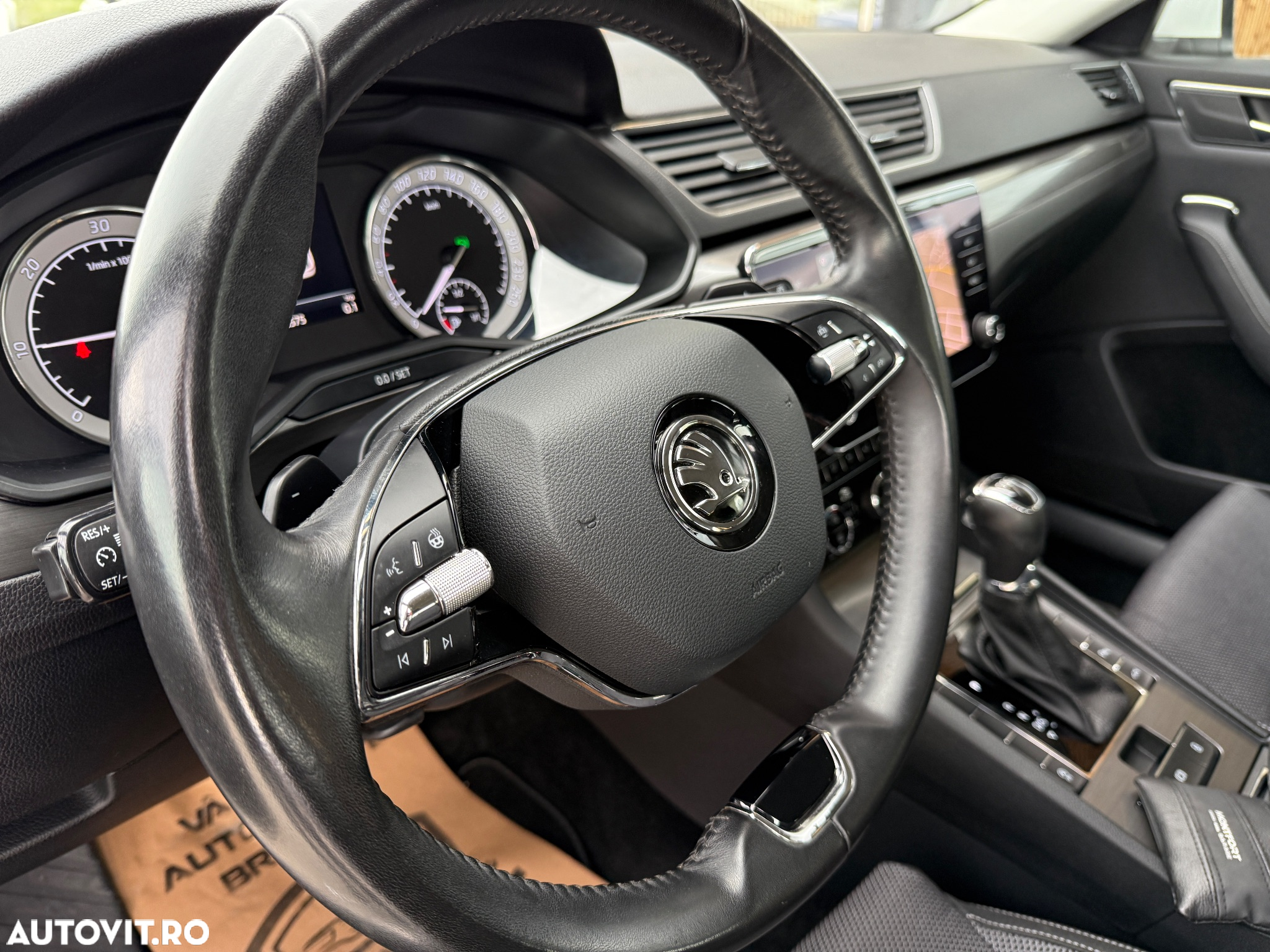 Skoda Superb 2.0 TDI DSG Style - 26