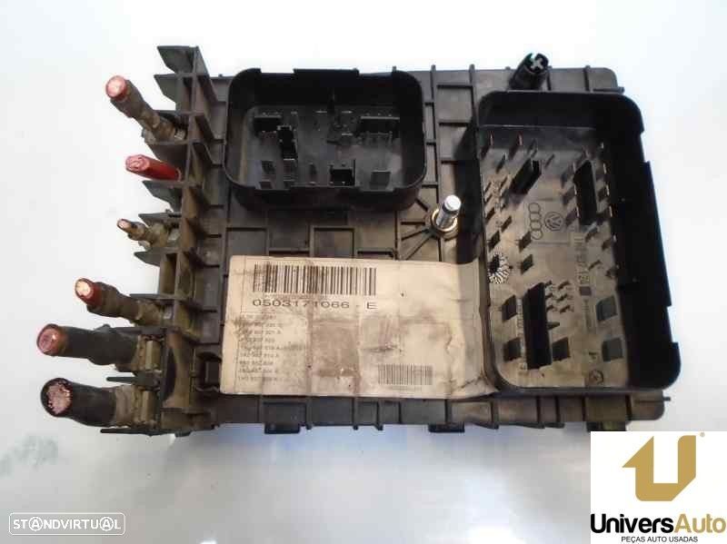 CAIXA RELÉS / FUSÍVEIS VOLKSWAGEN CADDY III BREAK FAMILIAR 2003 -1K0937124K - 7
