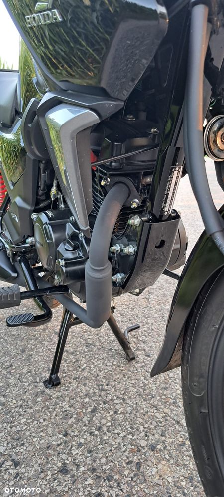 Honda CB - 12