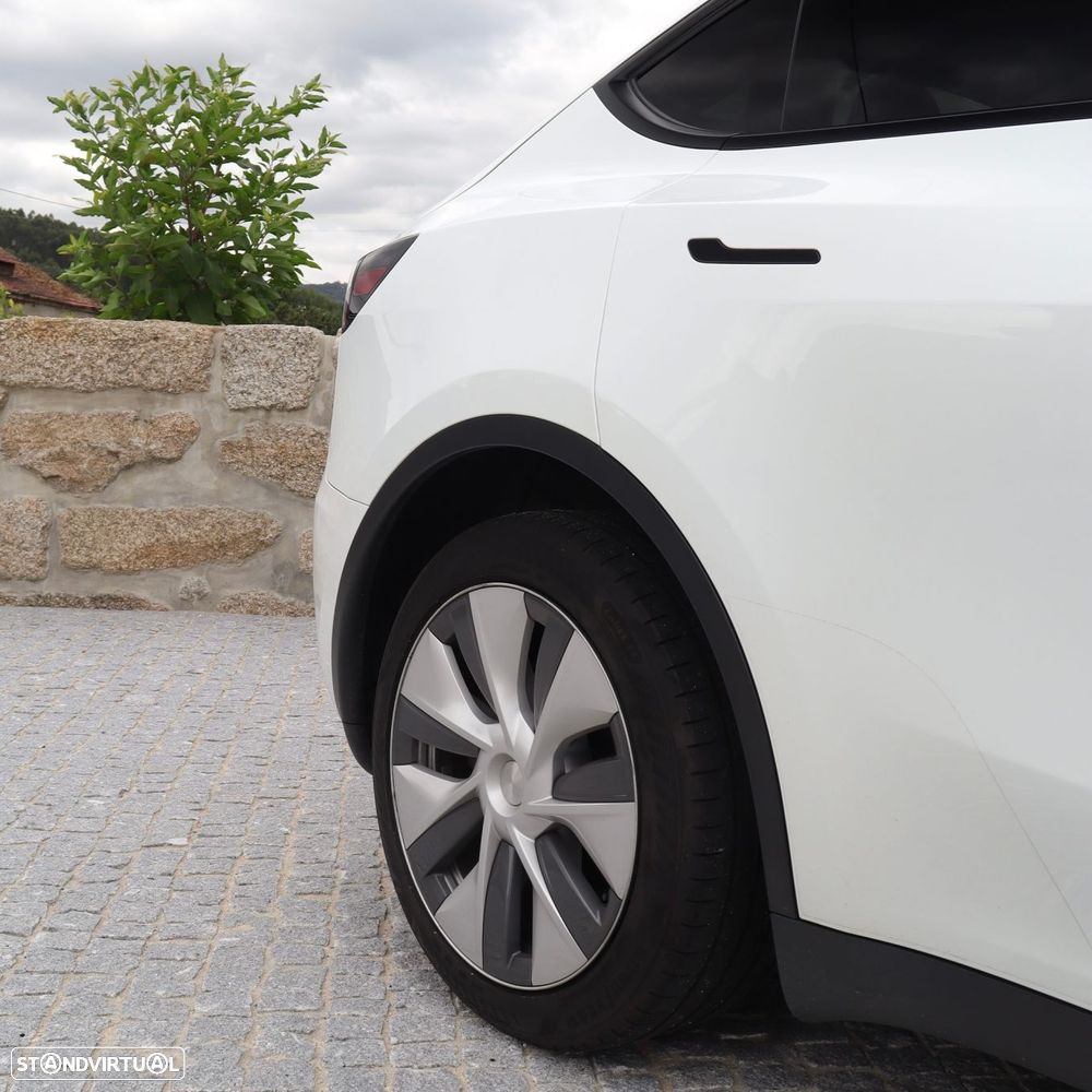 Tesla Model Y Long Range Dual Motor AWD - 9