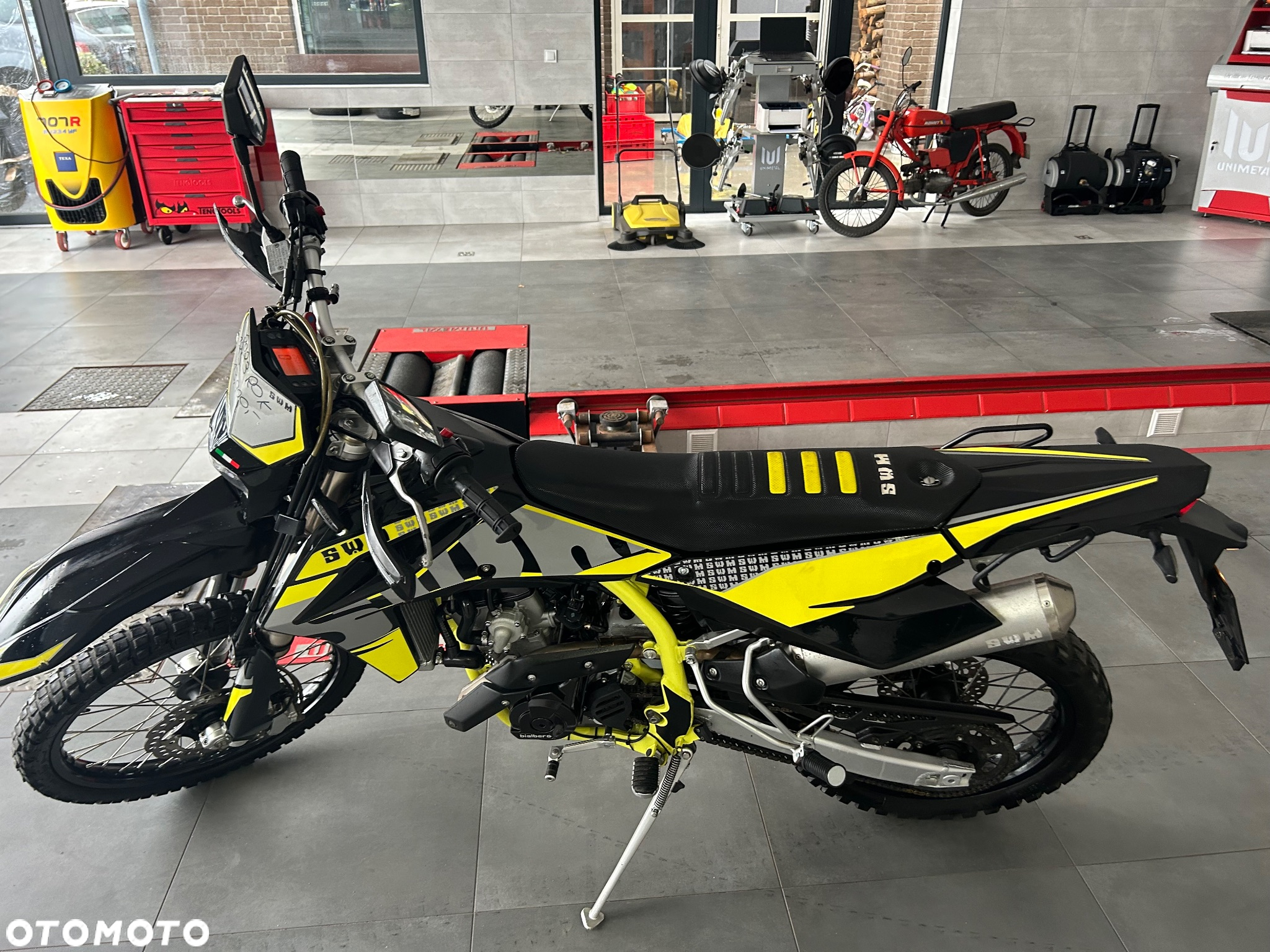 SWM RS 125 R - 3