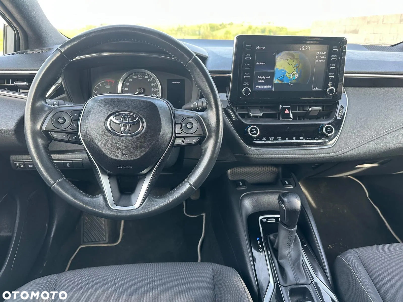 Toyota Corolla 1.8 Hybrid - 11