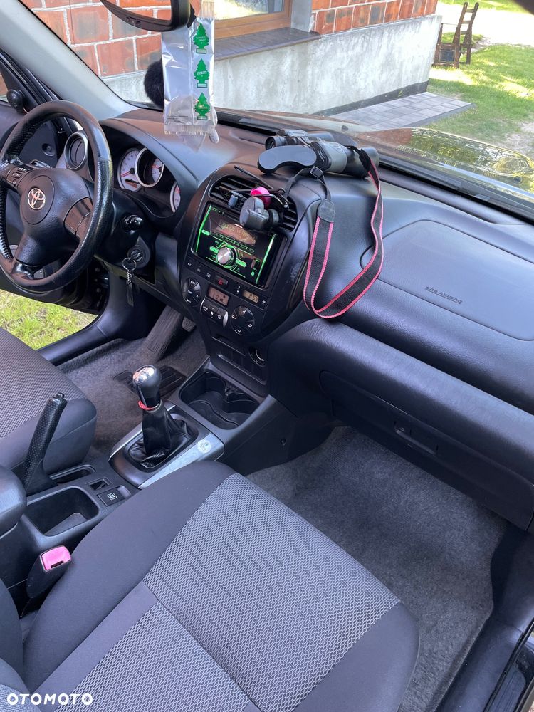Toyota RAV4 2.0 D-4D 4x4 - 37