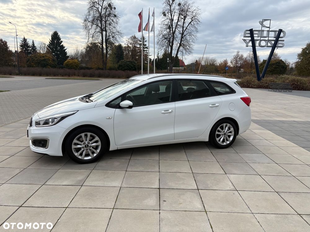 Kia Ceed - 9