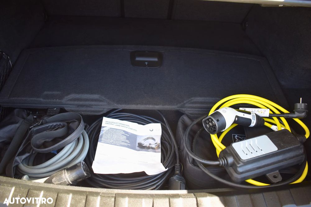 BMW Seria 3 330e AT PHEV - 36