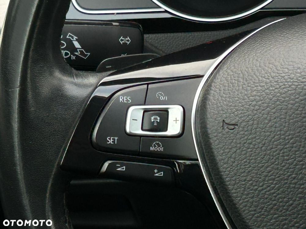Volkswagen Passat - 20