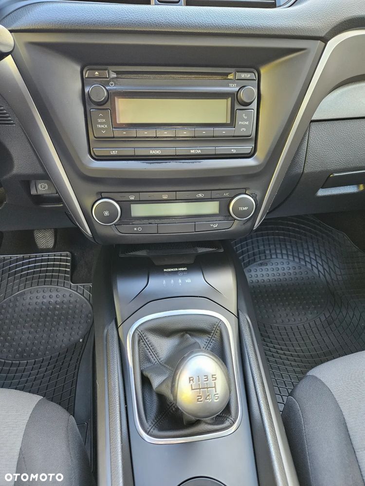 Toyota Avensis - 17