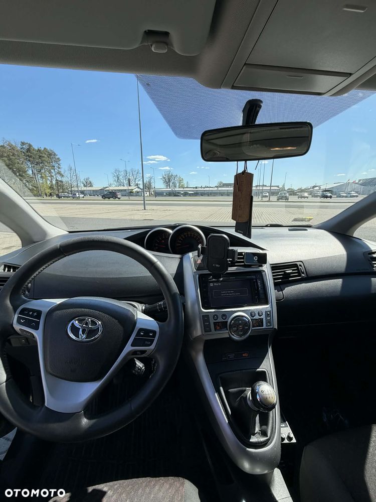 Toyota Verso 2.0 D-4D Premium - 3