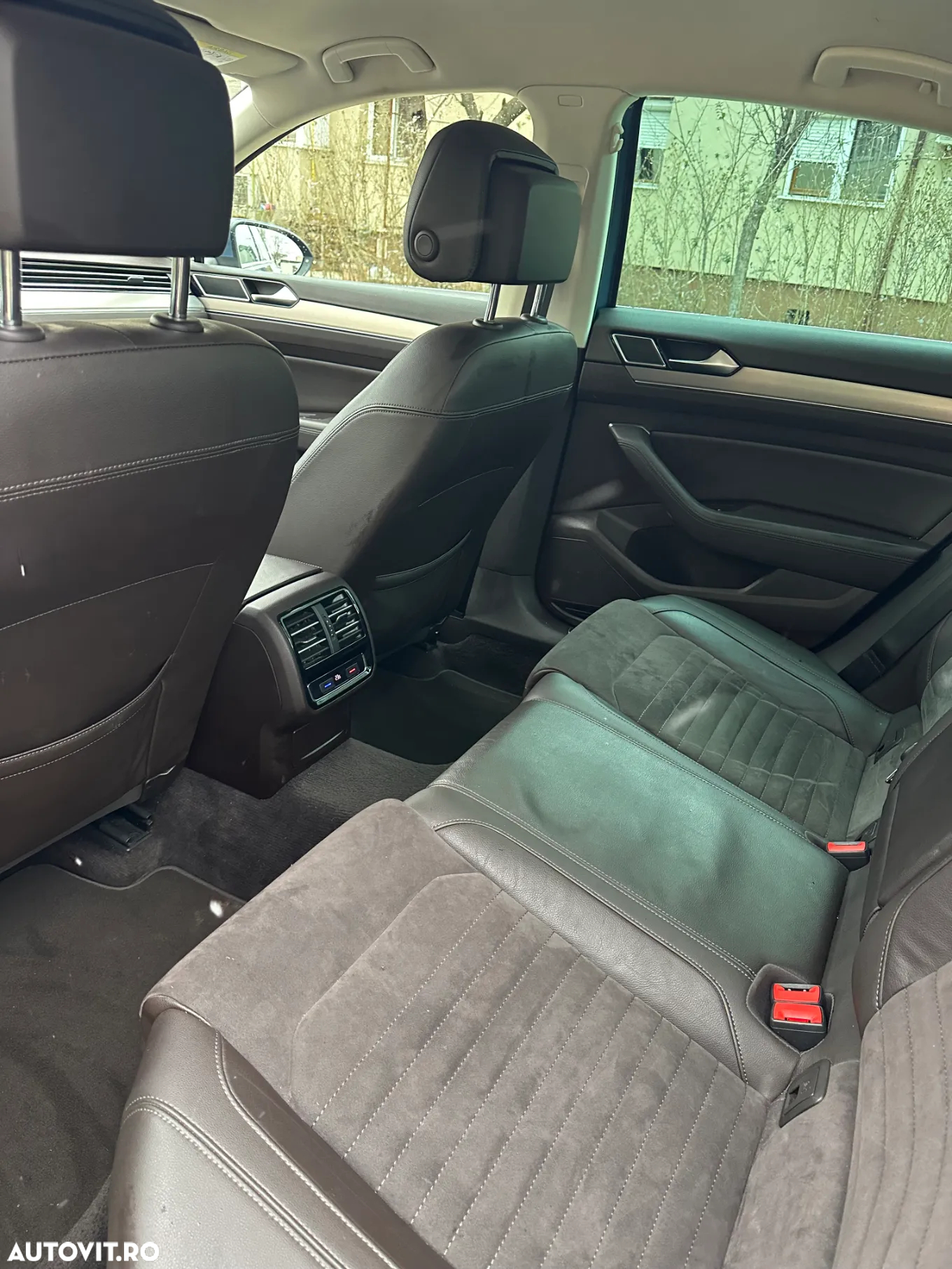Volkswagen Passat 2.0 TDI DSG Highline - 9
