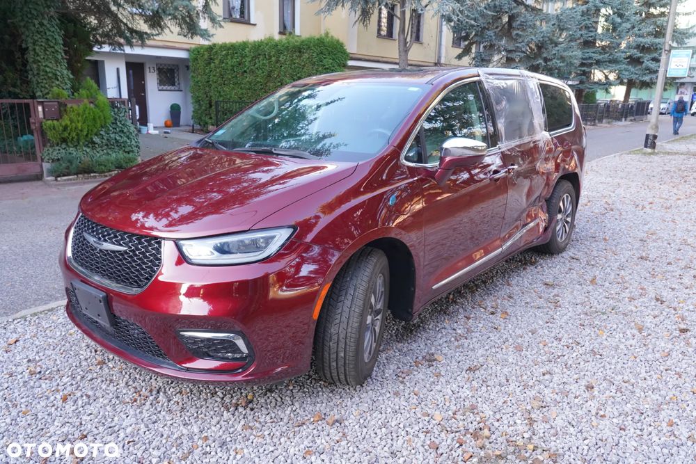 Chrysler Pacifica - 7