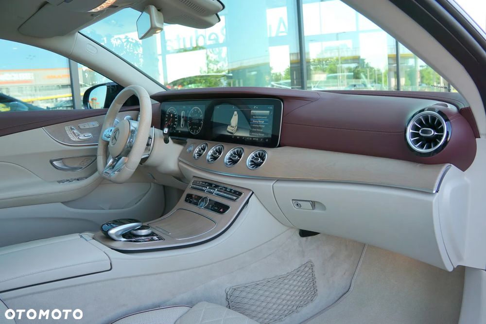 Mercedes-Benz Klasa E AMG 53 4-Matic+ 9G-TRONIC - 21