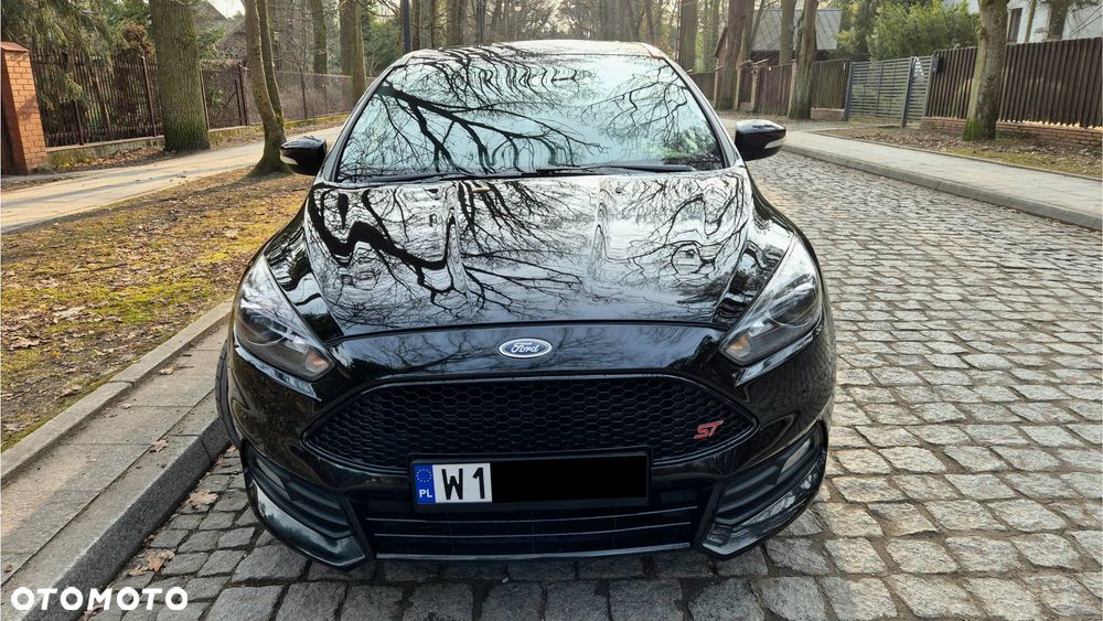 Ford Focus 2.0 EcoBoost ST mit Leder-Sport-Paket - 2