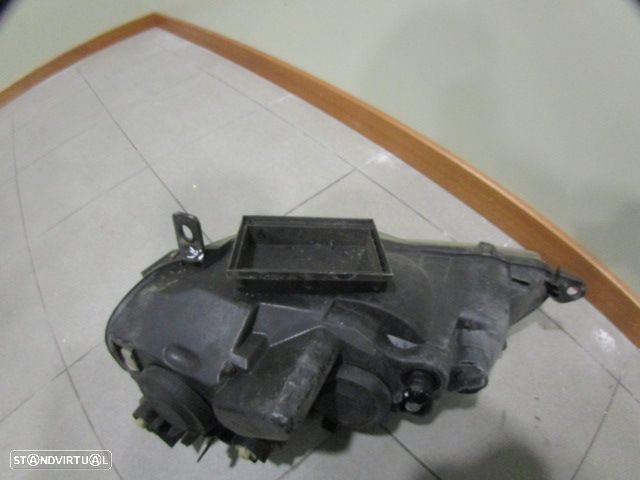 Farol Far1695 ALFA ROMEO 147 FASE 2 2005 1.6I TWINSPARK 120CV 5P CINZA DRT H7 + H1 VALEO Apoios Danificados - 4