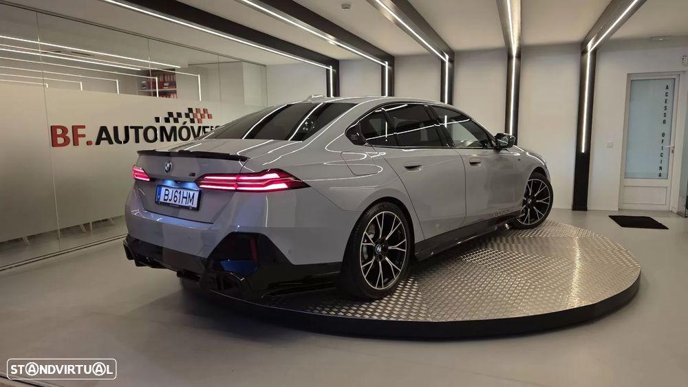 BMW 520 d Pack Desportivo M - 17