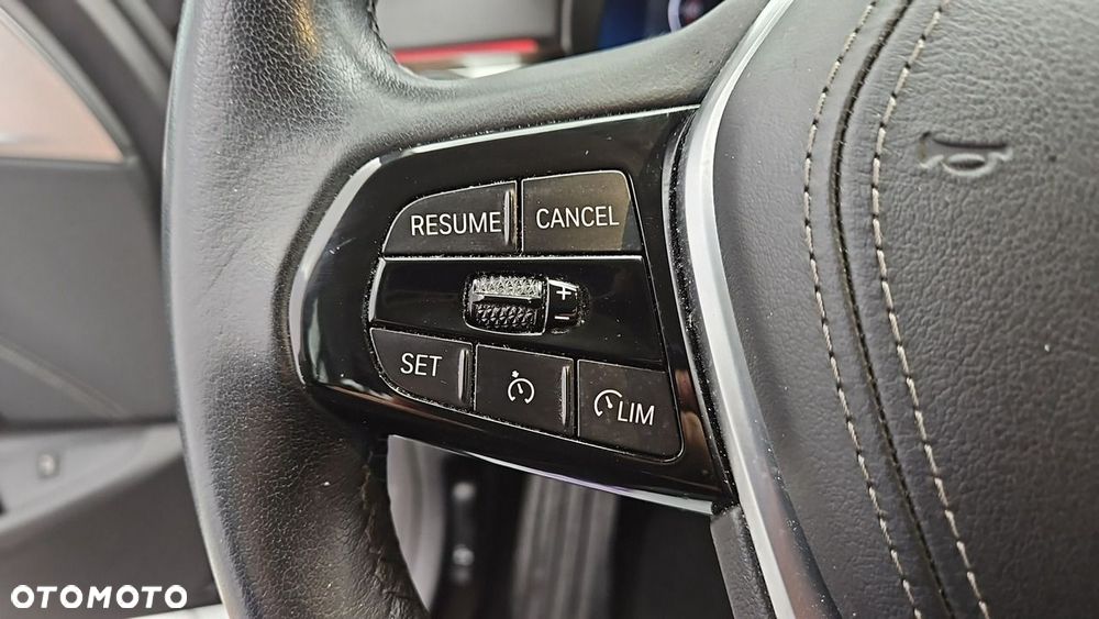 BMW Seria 5 530i xDrive mHEV Luxury Line - 17