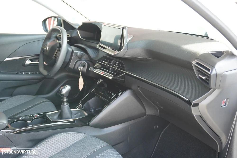 Peugeot 208 - 22