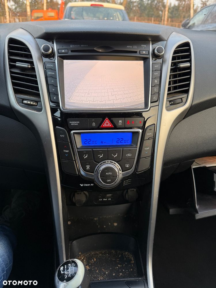 Hyundai i30 1.6 CRDi Fifa World Cup Edition - 10