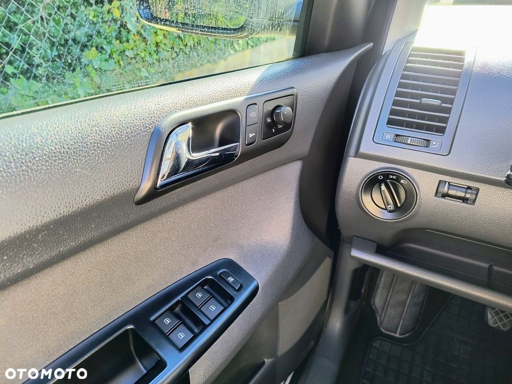Volkswagen Polo 1.4 Goal - 8
