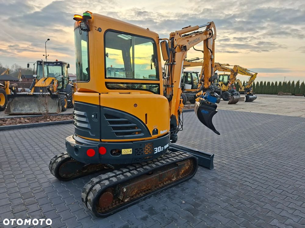 Hyundai R30 ROTOTILT - 4