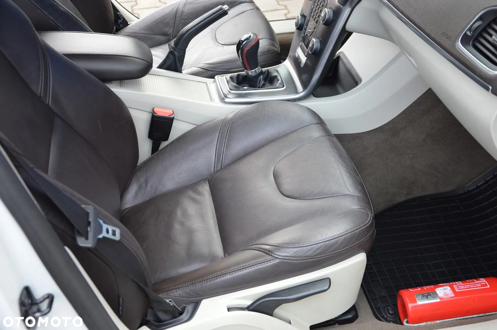 Volvo V40 D2 Summum - 31