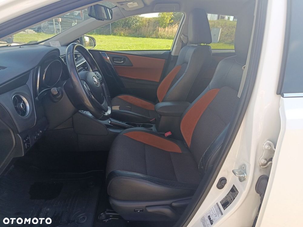 Toyota Auris - 15