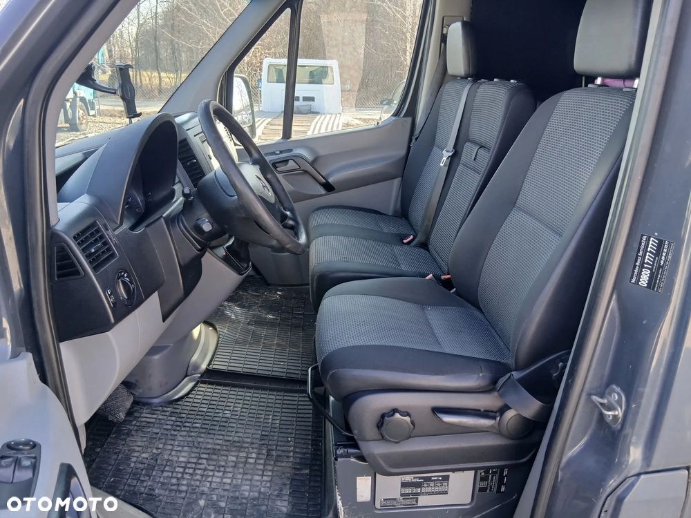 Mercedes-Benz SPRINTER 318 - 9