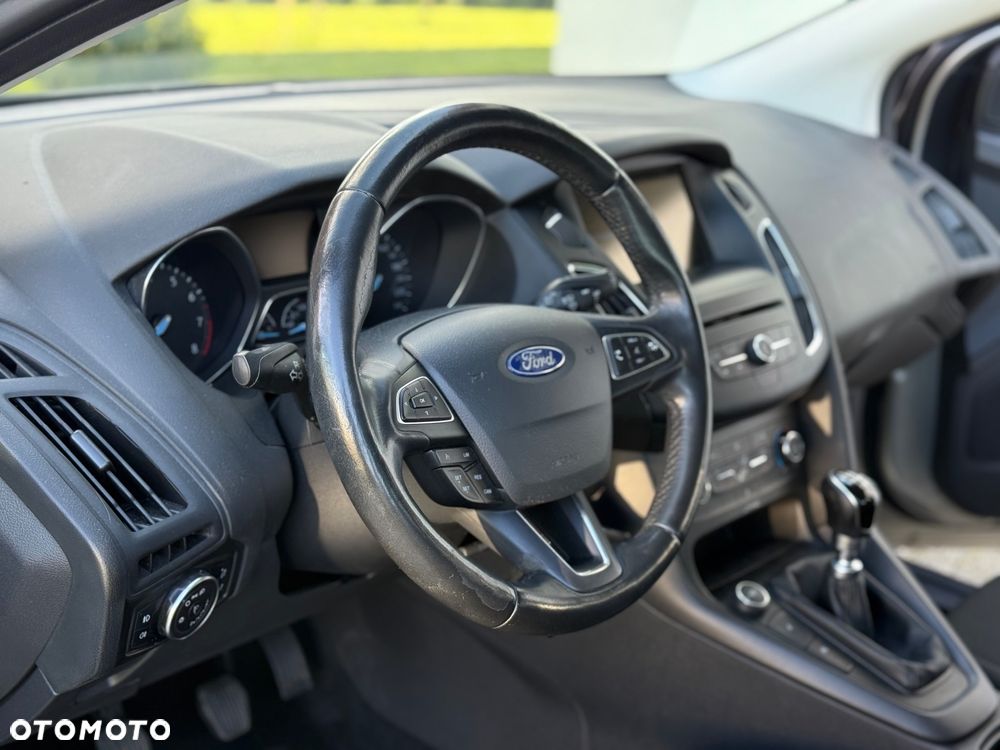 Ford Focus - 10
