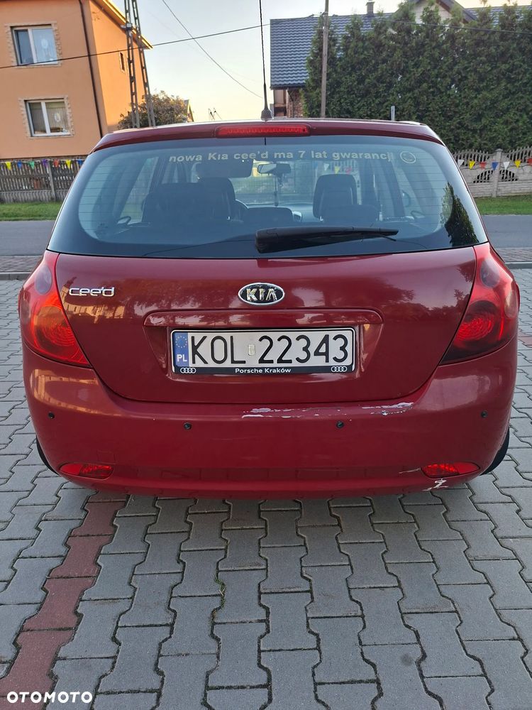 Kia Ceed - 16