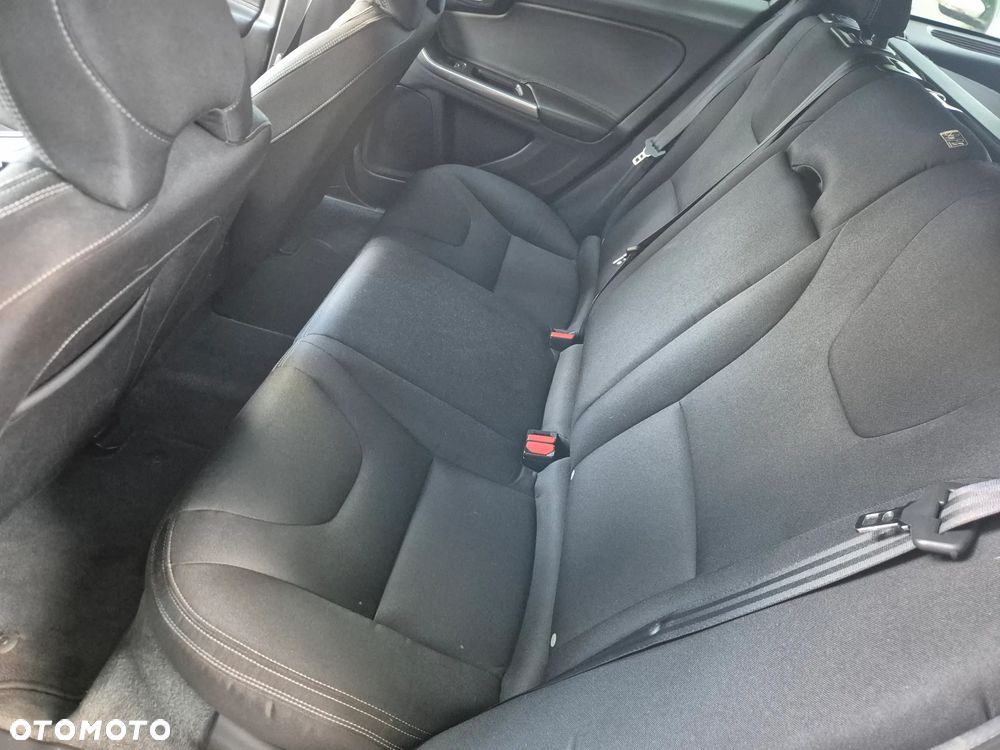 Volvo V60 D2 Geartronic Summum - 18