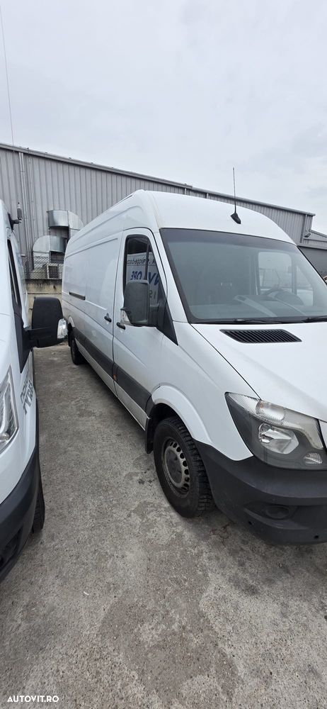 Mercedes-Benz Sprinter - 2