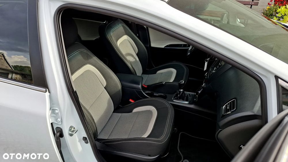 Kia Ceed 1.6 CRDi 128 ISG Spirit - 30