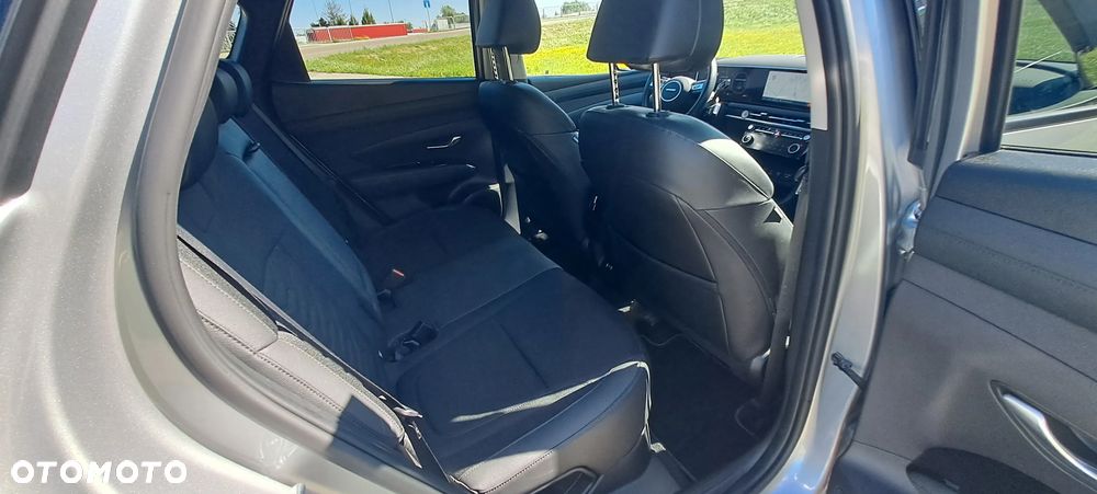 Hyundai Tucson 1.6 T-GDi HEV Executive 2WD - 32
