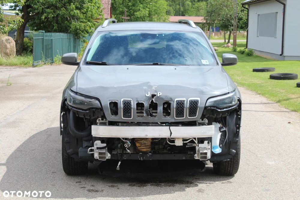 Jeep Cherokee - 2