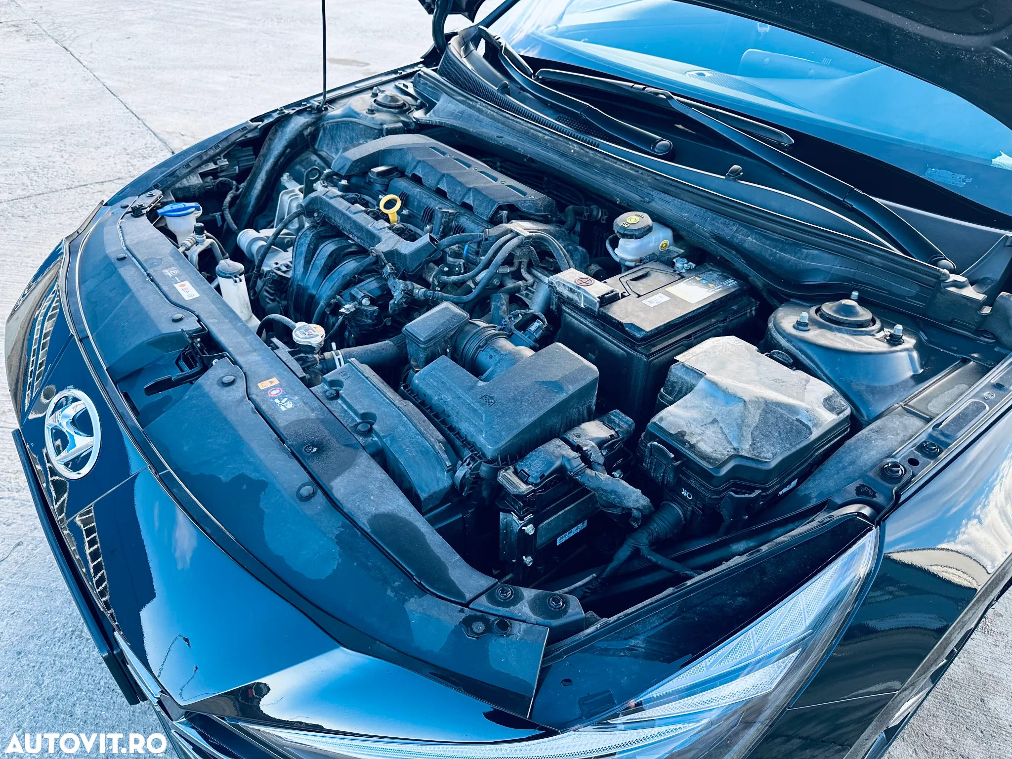 Hyundai Elantra 1.6 l 123 CP 6MT Exclusive Navi - 25