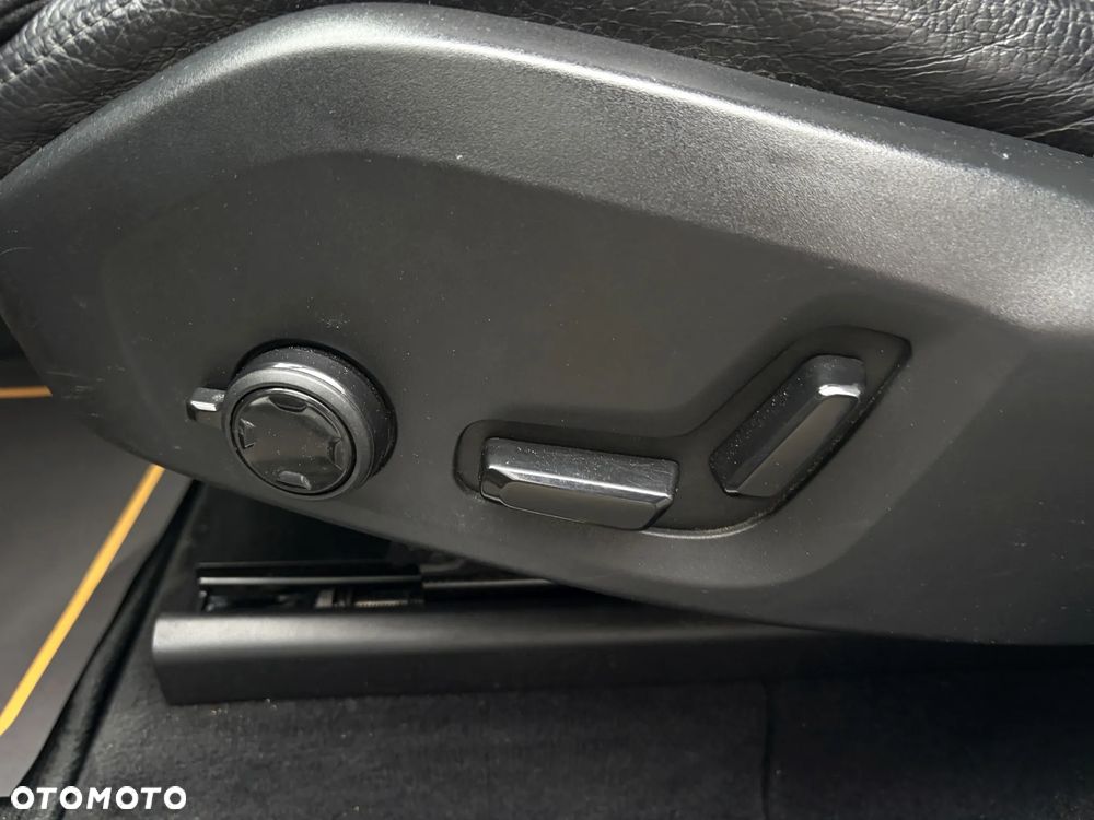 Volvo XC 60 D4 SCR Inscription - 32