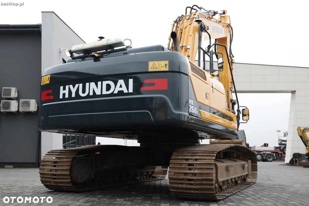 Hyundai HX260L - 8