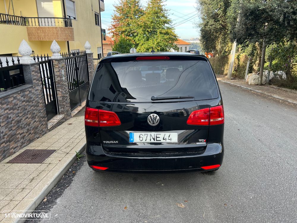 Volkswagen Touran 2012 photo 4