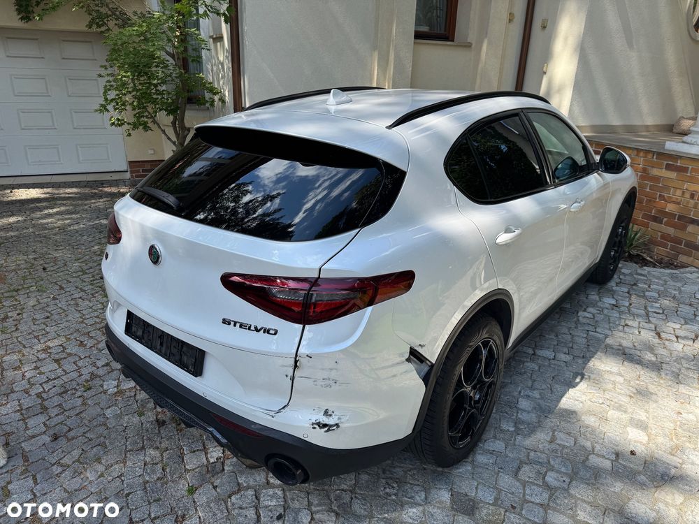 Alfa Romeo Stelvio 2.0 Turbo Veloce TI Q4 - 4