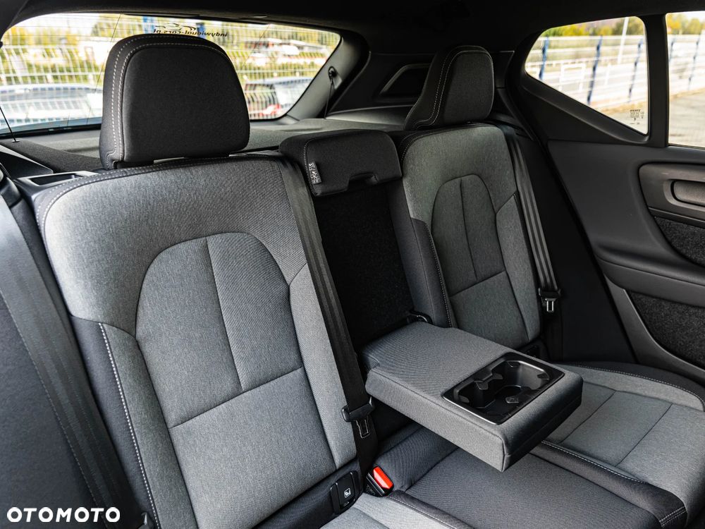 Volvo XC 40 B4 B AWD DKG Plus Dark - 26
