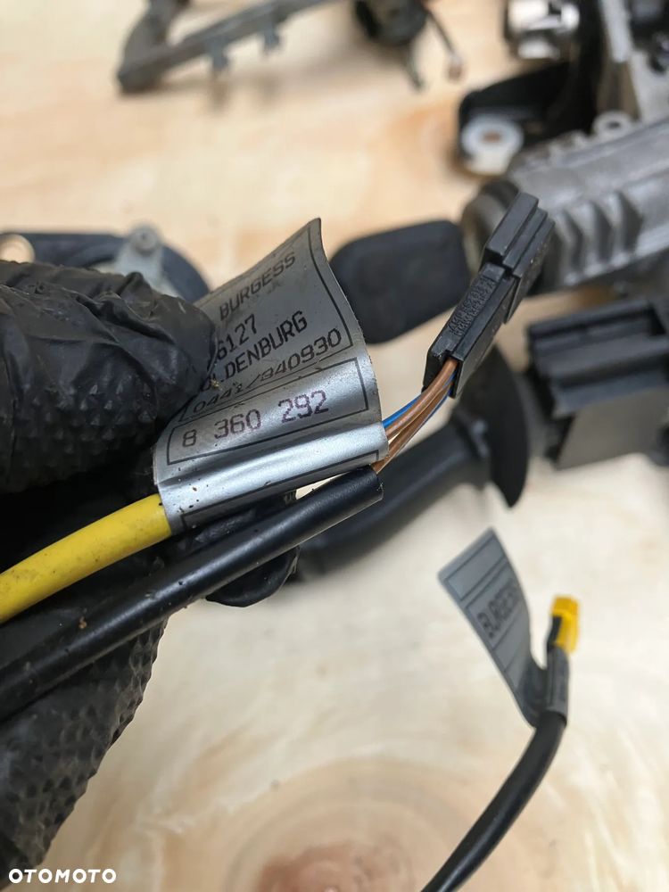 STACYJKA BMW E38 PRZED LIFT WKŁADKI ZAMEK RARYTAS KLUCZYK JAK NOWY !!! ZESTAW ZAMEK PRZYCISK KLAPY 1162655 1162716 8150240 8360401 8360292 8171469 - 9