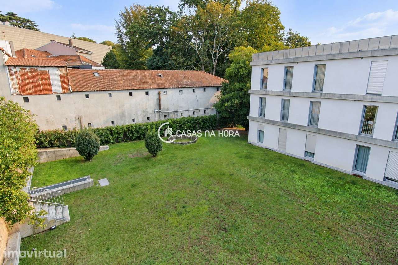 T1 Condominio Fechado com jardim | Palácio de Cristal - Grande imagem: 2/23