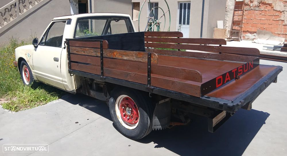 Nissan Pick Up - 12