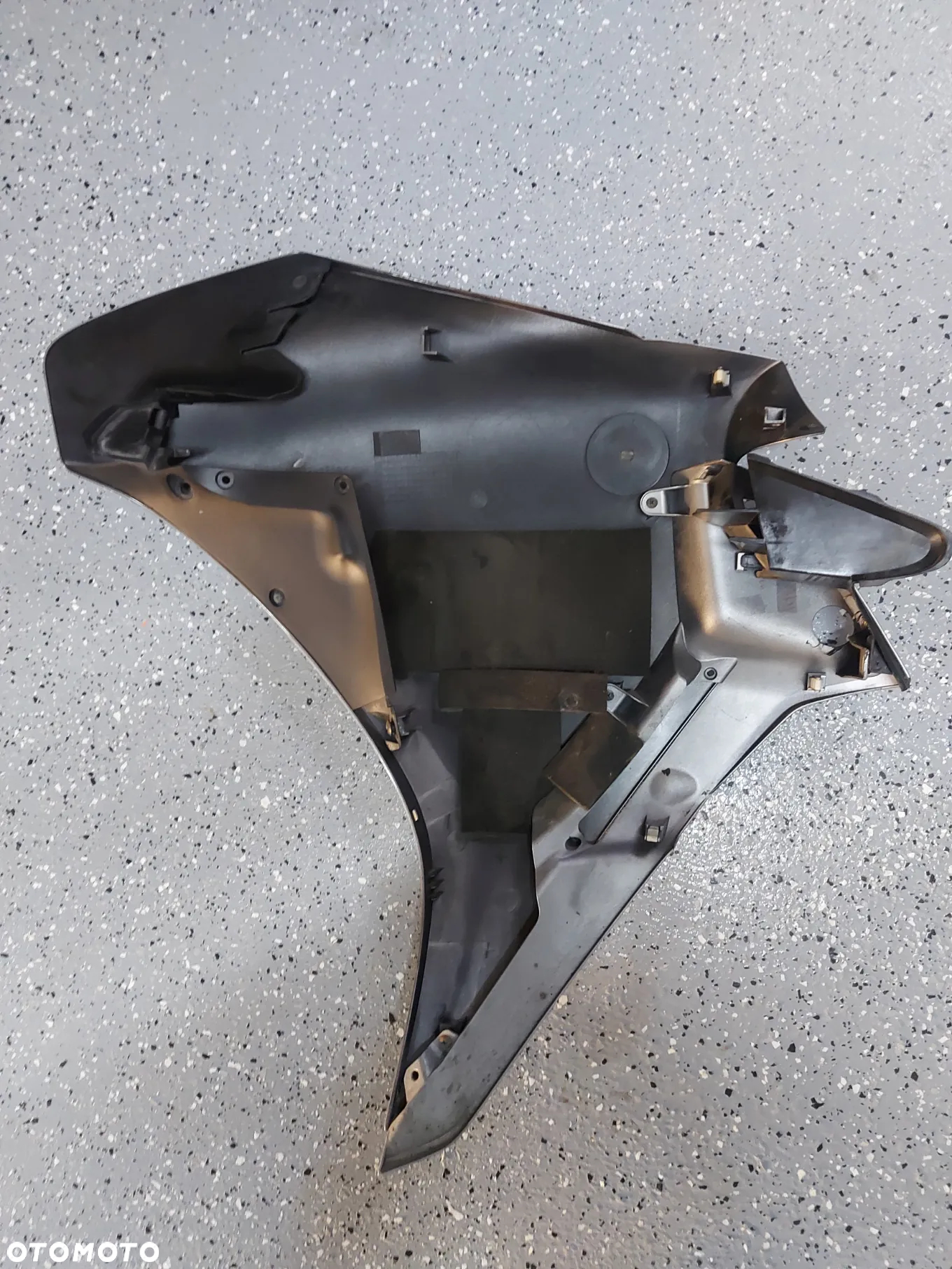 Honda VFR 1200 F owiewka boczek bok - 3