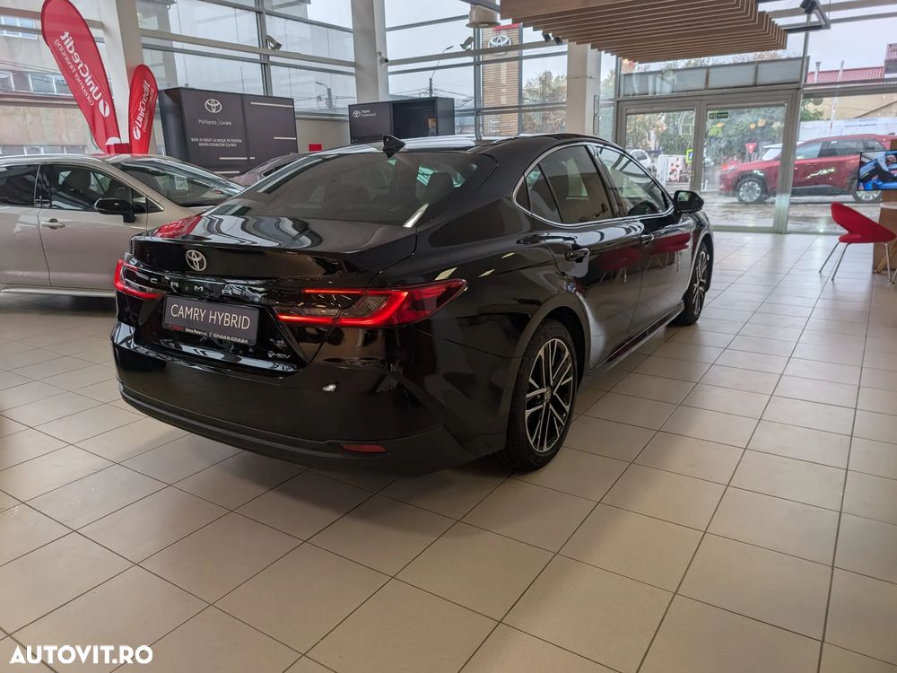 Toyota Camry - 6