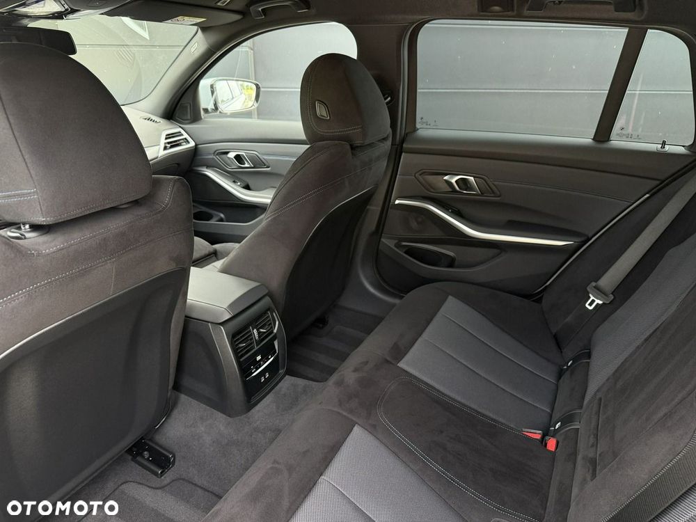 BMW Seria 3 330i xDrive M Sport sport - 17