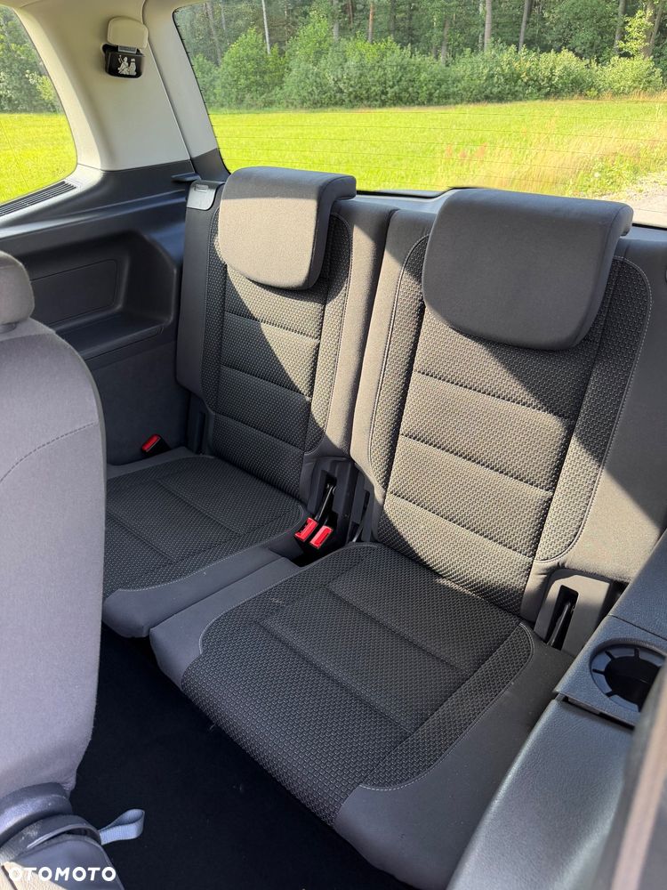 Volkswagen Touran 1.6 TDI DPF BlueMotion Technology STYLE - 12