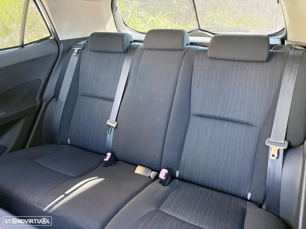 Toyota Auris 1.4 D-4D Sol - 55