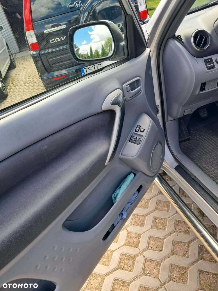 Toyota RAV4 - 8