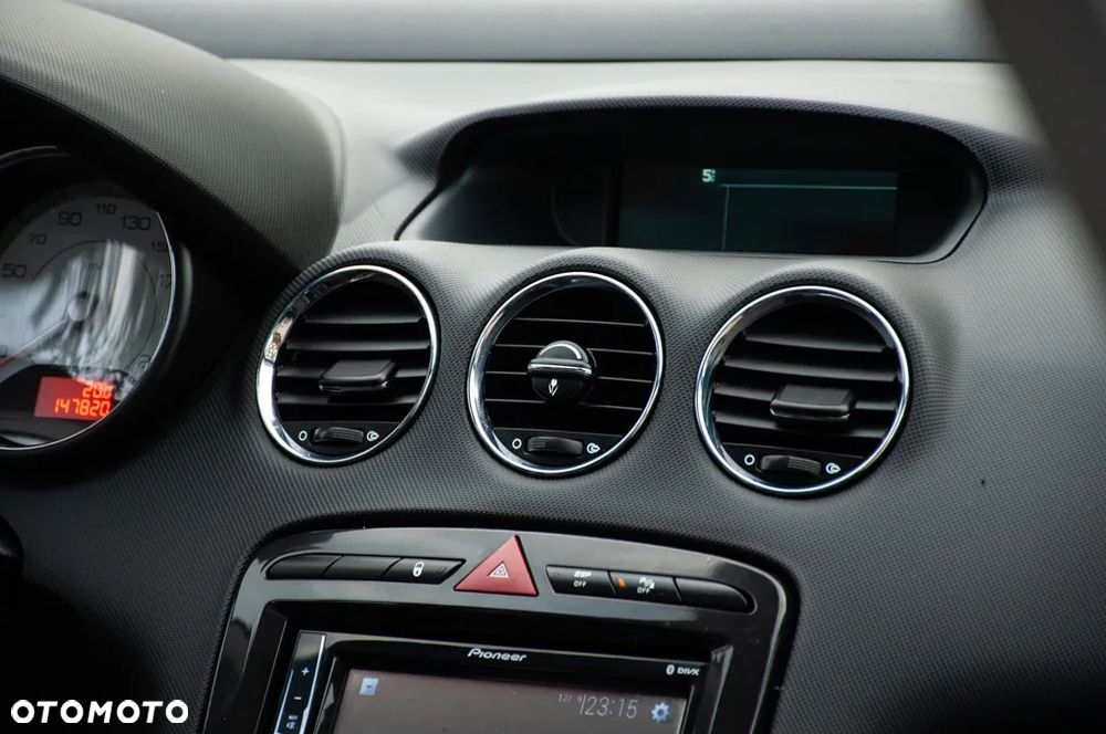 Peugeot 308 1.6 Premium Plus - 32