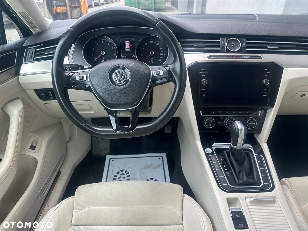 Volkswagen Passat 2.0 TSI BMT Highline DSG - 24